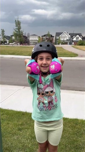 Safety First While Riding a Scooter! 🛴🛑 Sierra Teaches Rhia 💛
