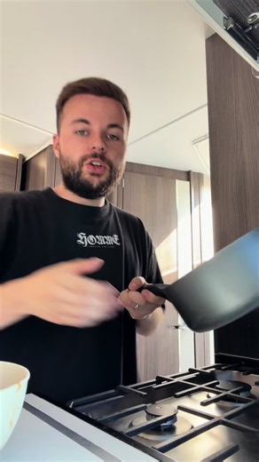 Cook a full English sort of with us 🤣 | English Food