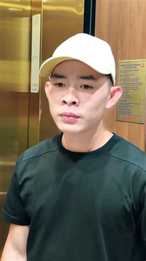 They swapped clothes in seconds! Genius escape