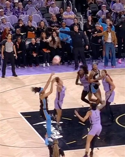 Allisha Gray hits from the elbow