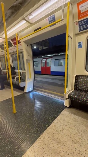 London Transport🚆🇬🇧#london #londonlife #trainspotting