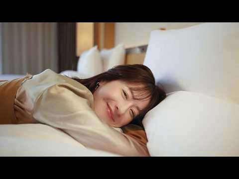 松本若菜、“ベッドにダイブ”で見せた無防備すぎる素顔　秋の京都を満喫　ORIX HOTELS & RESORTS新CM「大人の旅のお手本」篇
