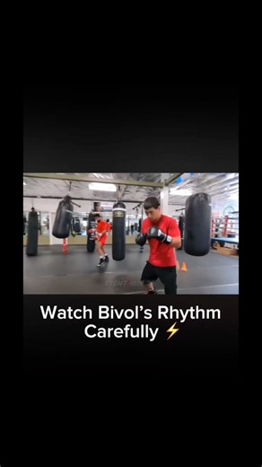 Is Dmitry Bivol’s Distance Management The Cleanest In Boxing? 💥🎯