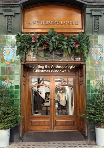 Anthropologie Christmas Windows Kings Road — Store Window Display Peek