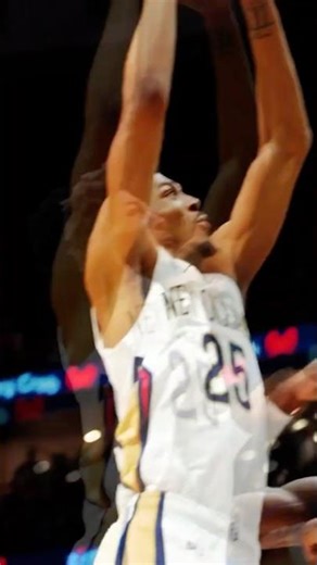 Jeremiah Fears DIME to driving Trey Murphy III #pelicans #suns #highlights