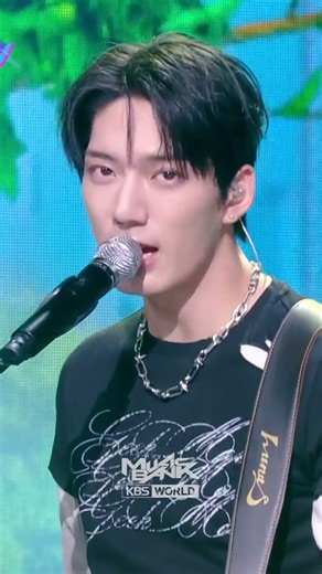 hrtz.wav - ALIVE #ハーツウェイブ #하츠웨이브 #ALIVE #Shorts #MusicBank | KBS WORLD TV