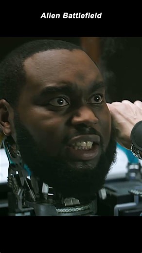 Alien war erupts 🚀 Survival against unknown forces.