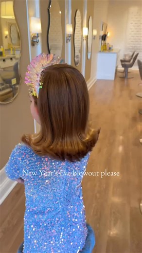 Drybar St. Louis (Clayton & Frontenac) on Instagram: "✨ Have you booked your New Year’s Eve blowout yet? ✨ Ring in the new year with smooth, shiny, celebration-ready hair. Appointments are filling fast—book now! 🥂💛 ☎️Drybar Clayton: (314) 353-9550 ☎️Drybar Frontenac: (314) 202-5082 #drybar #drybarfrontenac #drybarclayton #drybarstl"