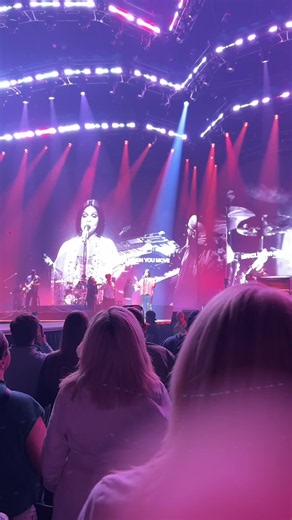 CeCe Winans Jesus songs live Come Worship tour