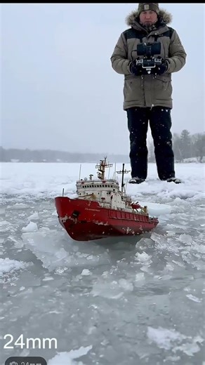 Mini Icebreaker Crushing Frozen Lake ❄️🚢 | Satisfying Miniature Boat Action. #MiniatureBoat #RCBoat