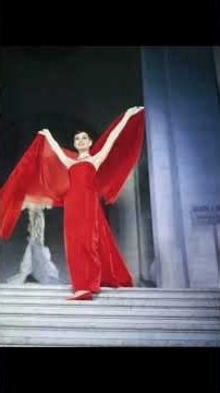 Audrey Hepburn’s Iconic Red Dress in Funny Face (1957) ❤️