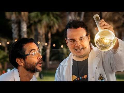 Químico crea un espejo de la nada al igual que los alquimistas de la edad media