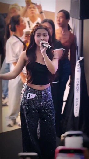 Lyca Gairanod Performs 'Pwede Nang Mangarap' at Honor 600s Sale