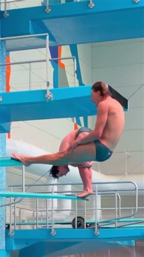 Sam Fricker diving