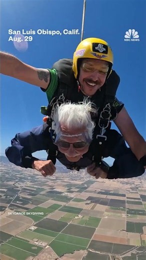 101-year-old WWII veteran skydives for his birthday