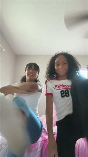 She fell lol🤣😭