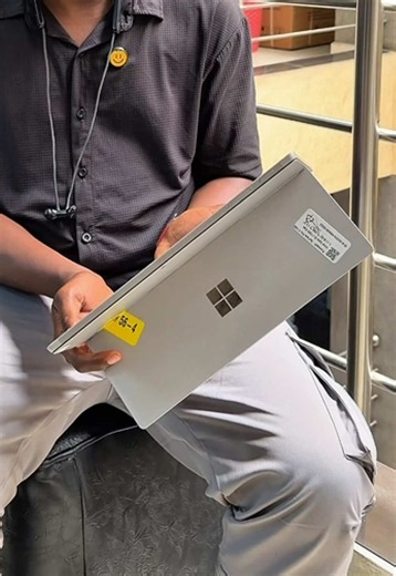 Your Office, Anywhere! 💻💼👨🏽‍💻💯. SPECS: Microsoft surface pro 7 1866, Selling as a tablet (Without keyboard), Core i5, 10th Generation, 8GB RAM, 256GB SSD 12.3 inch, 2k display (2736*1824) Touchscreen. Free sleeve bag Ksh.24999 📍Nairobi, Cookie House 5th Floor Suite 501 ☎️0769816963 #tablet #surfacetablet #fypkenya