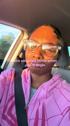 warningthisuserisbad00 (@warningthisuserisbad000)’s video of Love songs