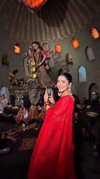 Divine energy, devotion and Maa Shakti’s blessings❤️A glimpse of Kolkata’s Durga Puja.#shivangijoshi