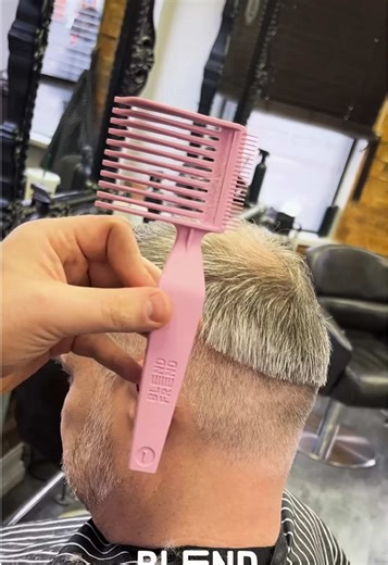 CLIPPER OVER COMB MADE EASY 😱 . We pay you for user content! . 🇬🇧Made in the UK . #homehaircut #menshairtutorial #menshairtips #homehairsalon #fade haircut hairtutorial lifehack besthaircuts fyp reels homehairdresser menshaircut foryoupage trending instagramhacks hair hairstyles lifehacks instagood instahair instahacks fyp fypシ trendingreels worksmart worksmarternotharder homehacks cuthair behindthechair