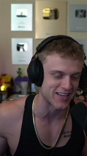 Joe Bart Has a Duel With a Mouse Trap #joebart #joebartolozzi #shorts #streamer