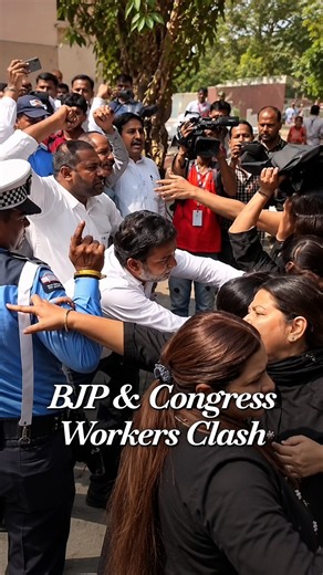 Drama Outside Congress HQ: BJP Mahila Morcha, Congress Workers Clash Over JNU Sex Scandal