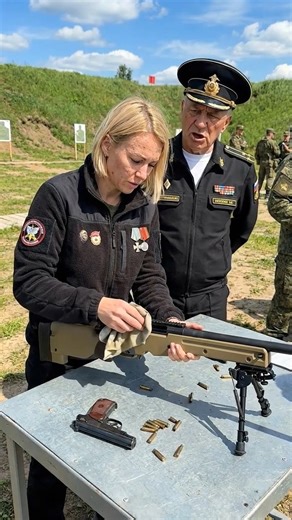 💥 In the suffocating heat of the desert, a five-foot-three captain handles a Barrett M82 with a terrifying intimacy that proves the most dangerous weapon isn't the rifle, but the woman. The air in the maintenance bay smelled of CLP oil, cold steel, and the metallic tang of impending heat. It was 0445 hours—the dead space of the morning where the sand in the lungs of FOB Atlas felt like ground glass. Master Sergeant Grayson Thorne didn't need light to know the armory was compromised. He knew the