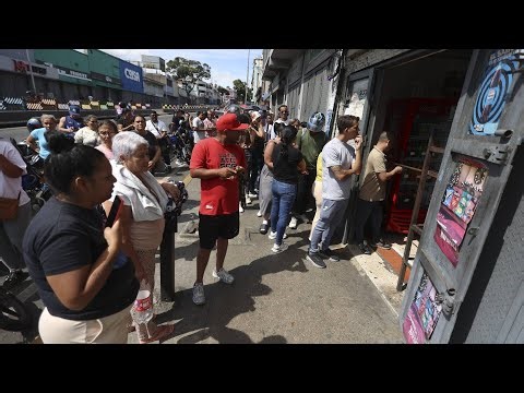 Los venezolanos viven en incertidumbre, tras un intenso bombardeo en Caracas | Noticias Telemundo