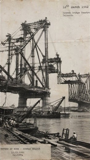 😱 Howrah Bridge Under Construction in 1942! 🇮🇳 | Rare Old Calcutta Footage 🎞️ #Shorts
