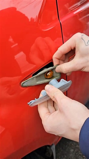 💡 Replacing whole side indicator for Dacia Sandero 1.4 ( 17 years old )