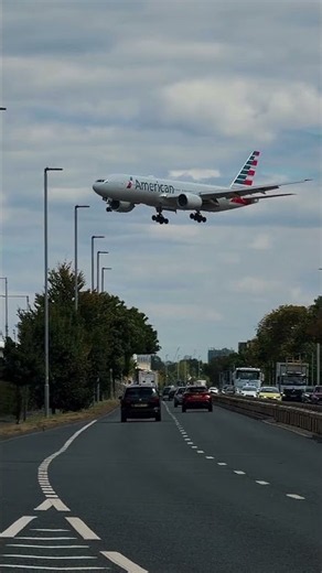 American Airlines Boeing 777 ✈️🇺🇸 #boeing #landing #aviation