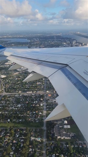 Rudy W. Giuliani on X: "🚨 INTERESTING VIDEO: Our team member captured this video, showing a partial view of West Palm Beach and Palm Beach, Florida from the perspective of seat 18A on a JetBlue flight departing from Donald J. Trump International Airport. Sorry for the obstructed view (with the wing), but like we said, this is from the perspective of seat 18A!" / X