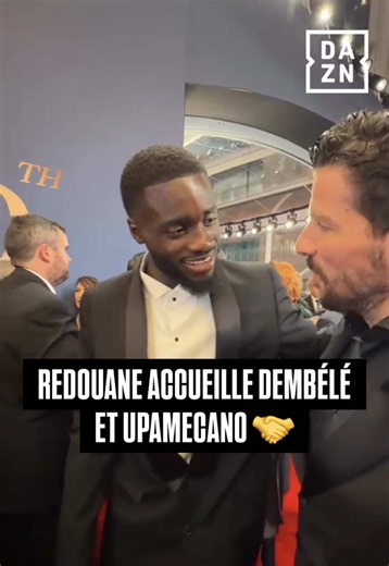 ✨ | Redouane accueille Ousmane Dembélé et Dayot Upamecano sur le tapis rouge du Ballon d'Or. 🏆