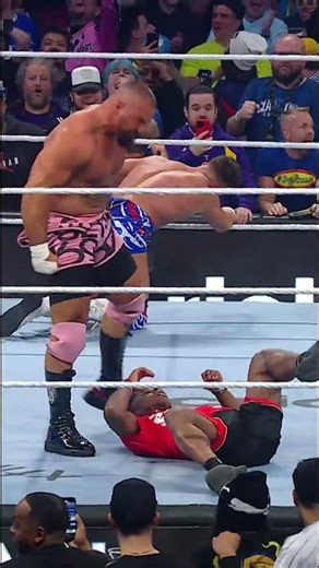 ⏪ 2025: @IShowSpeed took one of the most devastating spears from Bron Breakker at #RoyalRumble! 😯