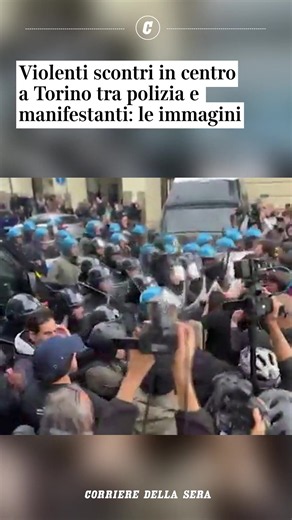 È partito il corteo, arrivato subito a ridosso dello sbarramento di forze dell’ordine all’imbocco di via Po. «Noi la guerra non la paghiamo. Torino è contro il riarmo», recita lo striscione di apertura. La Digos prova a mediare. Il corteo prova ad avanzare in via Po, ma la polizia interviene con una carica. Il primo tentativo di raggiungere l’imbocco della strada dura pochi secondi. I manifestanti mantengono la posizione e continuano a chiedere di poter restare in centro, mentre le forze dell’or