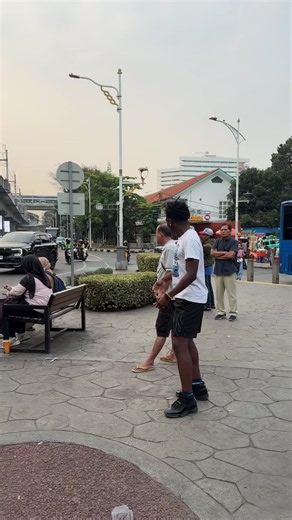 Brought my dance Indonesia 🕺🏾💯 Yall think they liked it ?@wyanoahh🌟 #trending #viral #moneymakingmase #fyp #dancer