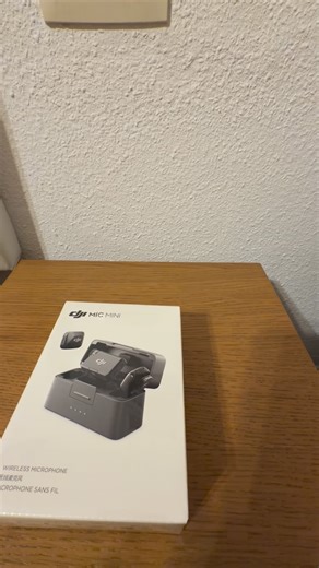 Unboxing the DJI Mic Mini 🎙️ A compact wireless microphone that proves good sound doesn’t have to be complicated — or expensive. 💰 Price: €99 🚚 Delivery: fast and hassle-free 📱 Best pairing: iPhone (quick setup, stable connection) This mic is lightweight, minimalist, and perfect for creators who want clean audio without turning filming into a technical quest. Great for Reels, TikTok, YouTube, voiceovers, vlogs, and UGC content. What I like: • clear, natural voice recording • easy connection 
