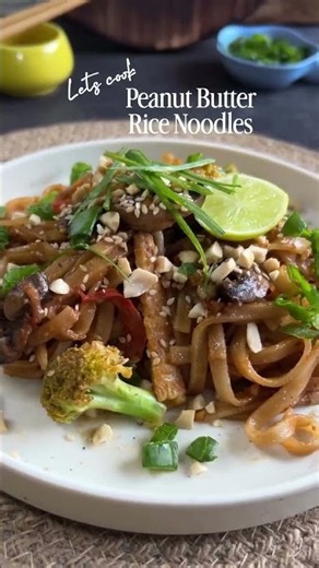 This Peanut Butter Rice Noodles recipe is your answer when You’ve only got 15 minutes to make dinner