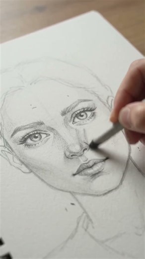 Realistic Graphite Portrait: Step-by-Step Sketching