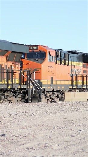 Long BNSF freight train winding through the desert 10-12-2025 #trains #railroad #railfan