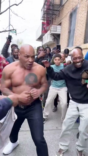 YOU DON’T WANT THIS SMOKE 😳 Mike Tyson’s Brutal Comeback Energy #boxing #mma #boxer #ufc