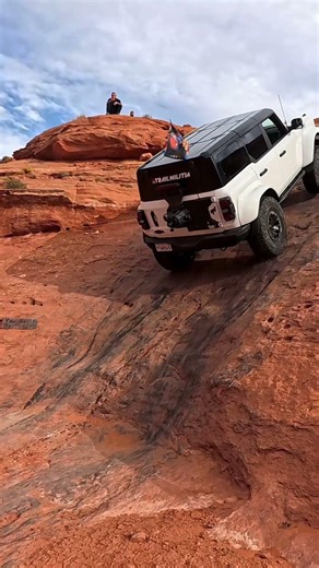 Bronco Raptor goes up High Dive with a little spice. #trailmilitia #broncoraptor #braptor