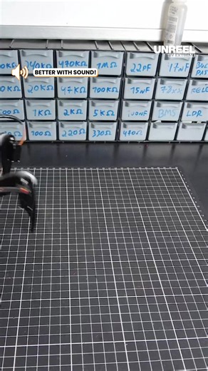 Build a realistic robot spider with Daybarbosa: complete guide to hexapod construction!