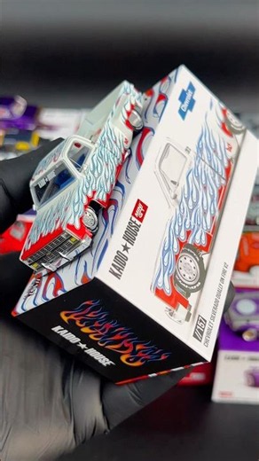 Kaido GT Chevrolet Silverado Dually On Fire V2 😍 Premium Mini GT Unboxing