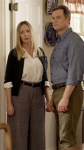 Peter Krause Has Impressed 'Line Of Fire' Co-Star Hope Davis