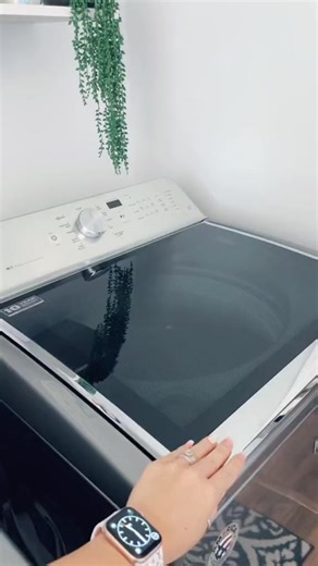 Some mid-day cleaning motivation…I hope you all have a great weekend! 🥰 #asmr #cleaningasmr #motivation #cleaning #midwesternmama #organized #momlife | Monica Brady