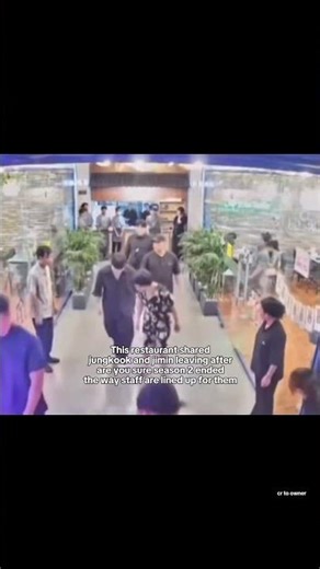 The way the staff are lined up for them ✨