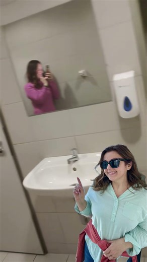 Az eset két éve volt, de ez a máig igy van. 🤣 Ti szoktátok furcsa helyen tölteni a telefonotokat?