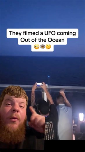 They filmed a UFO coming out of the ocean #ufo #alien #sighting #ocean #uap #advanced | itsweirdtime