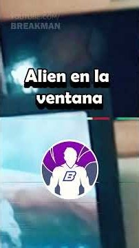 Espeluznante Alíen Grabado en la Ventana